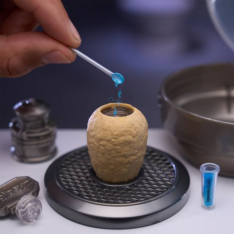 MGA Miniverse Jurassic World dinosaur mystery capsule (British brand)