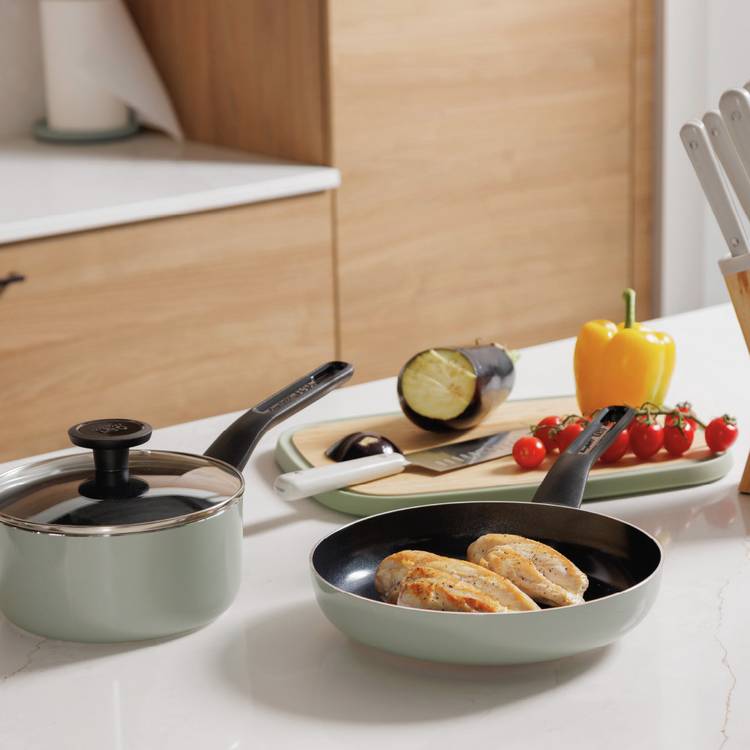 BergHOFF Glints cookware set sage green 4 piece - British product