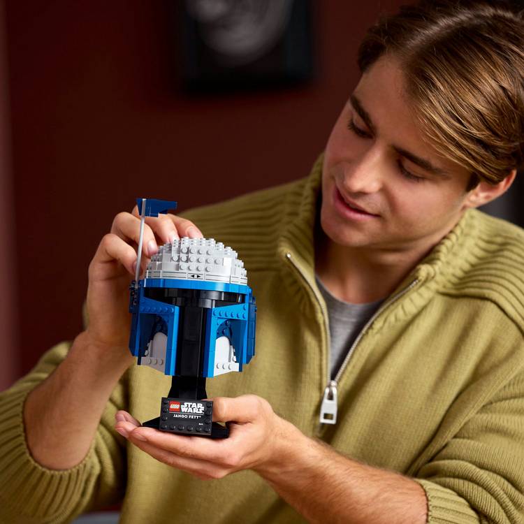 LEGO Star Wars Jango Fett Helmet building set 616 pieces, imported from the UK