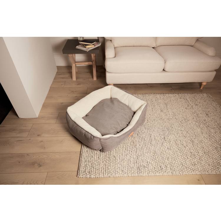 Banbury & Co luxury dog bed medium, imported from the UK