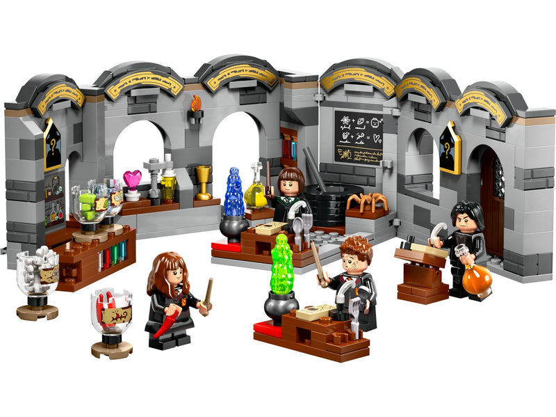 LEGO Hogwarts Castle Potions Class 397 Pieces, UK version