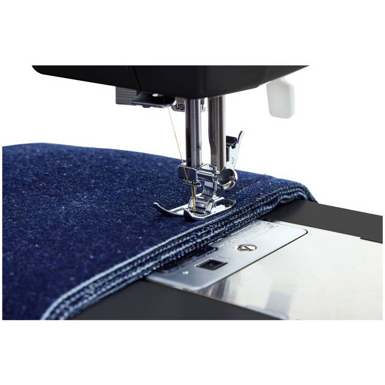 Singer heavy duty sewing machine with 32 stitches UK version