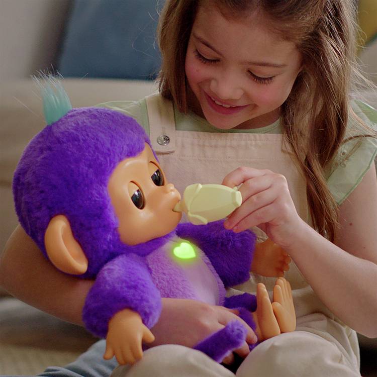 Fingerlings Care 'n' Cuddles interactive baby monkey - British product