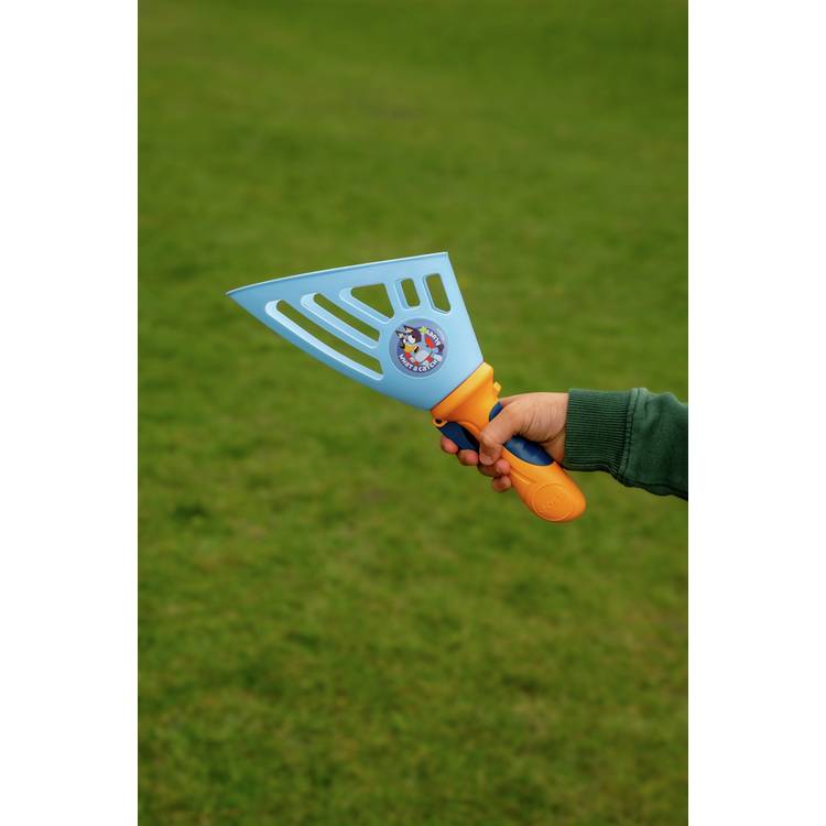 Bluey 4 in 1 garden games bumper box, UK version