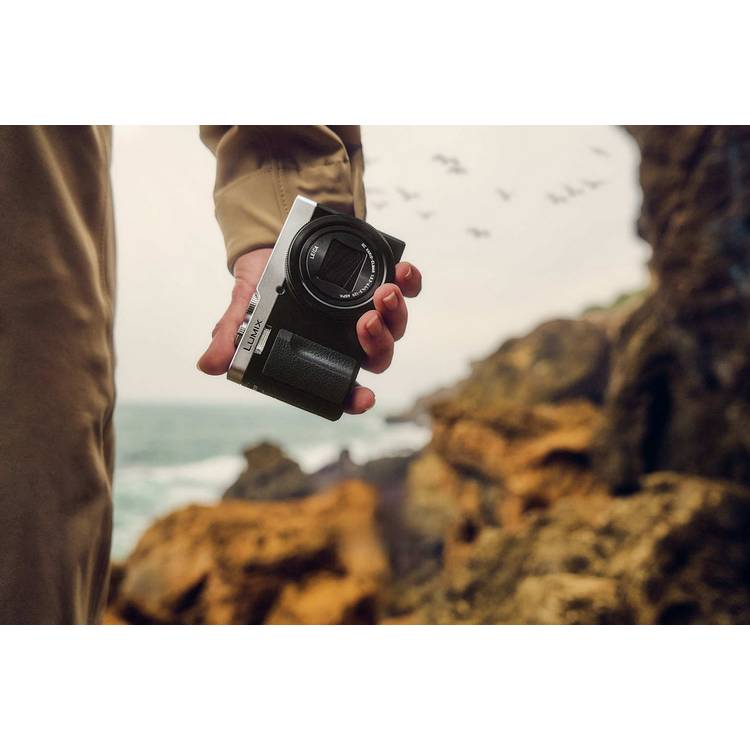 Panasonic Lumix DC-TZ99 compact camera 30x zoom, UK version