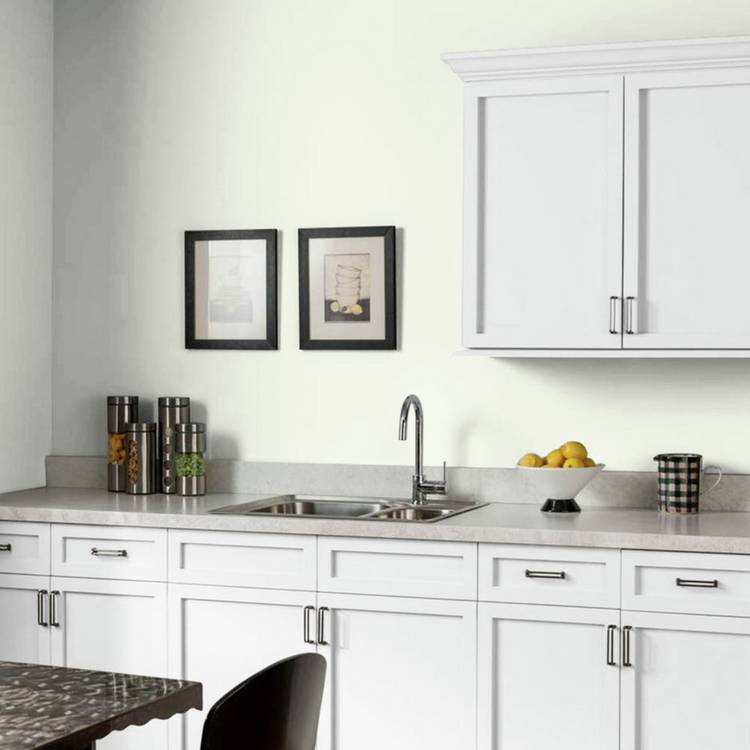 Johnstone's kitchen matt paint Antique White 2.5L, imported from the UK