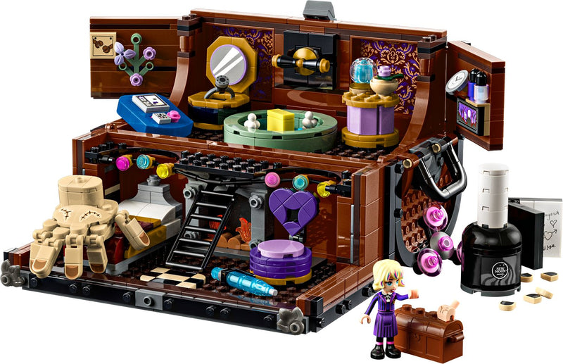 LEGO Thing's Apartment Building Set 828 Pieces (British brand)
