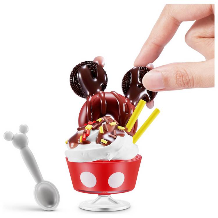 Zuru Mini Brands Disney snack capsule - British product