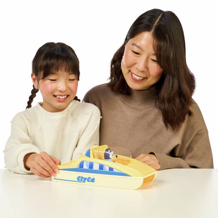 Bluey CityCat Boat toy with water pool and colour-change rashie (British brand)