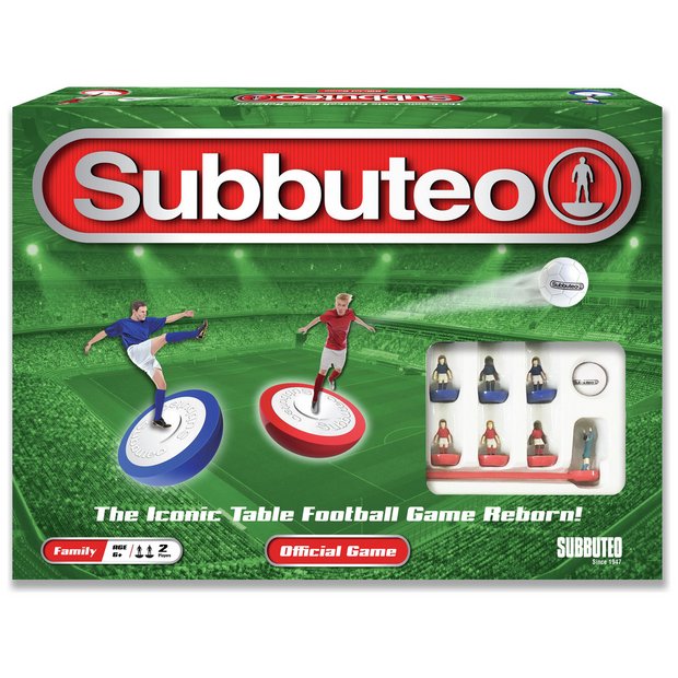 Subbuteo football game set including players and goals (British brand)