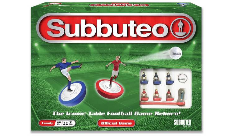 Subbuteo football game set including players and goals (British brand)