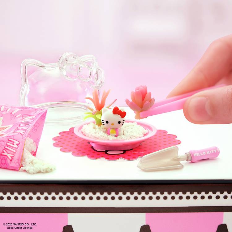 MGA Miniverse Sanrio collectable craft kit assortment, UK version