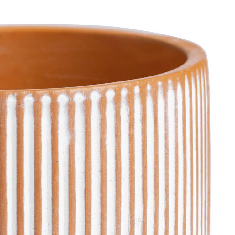 Habitat small terracotta planter 8.2cm diameter, UK version