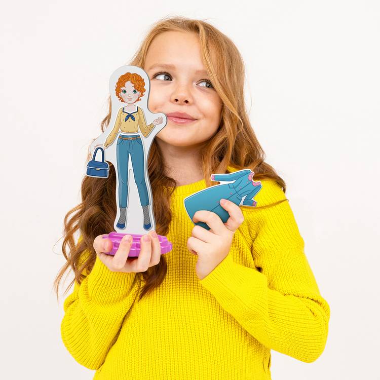 Quercetti magnetic fashion game Maggie with 29 outfits - British product
