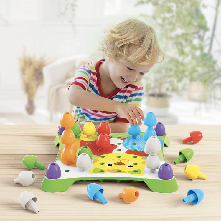 Quercetti Jumbo Peggy Evo 41-piece peg board game, imported from the UK
