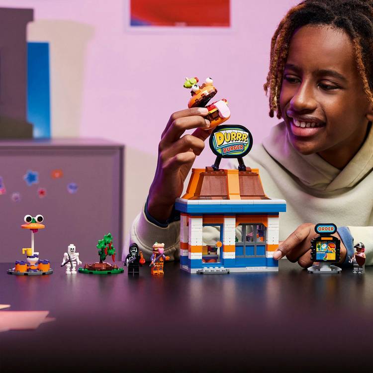 LEGO Fortnite Durrr Burger building set 546 pieces, UK version