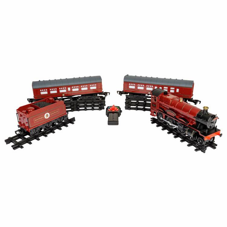Lionel Hogwarts remote controlled train set 37 pieces, imported from the UK