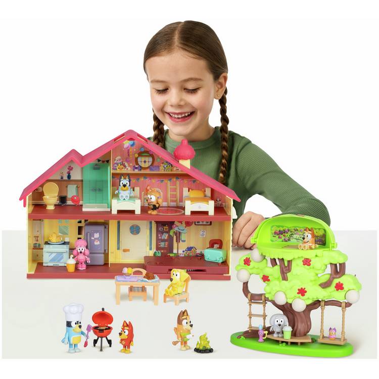 Bluey family celebration home and tree playset bundle (British brand)