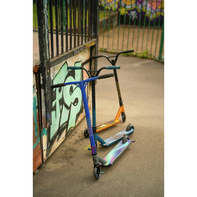 Stunted Flare stunt scooter with aluminium deck and neochrome details (British brand)
