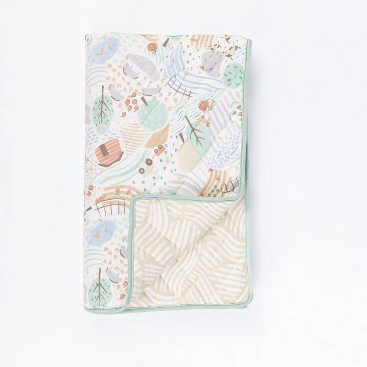 Tutti Bambini crib starter set with fitted sheets and coverlet, UK version