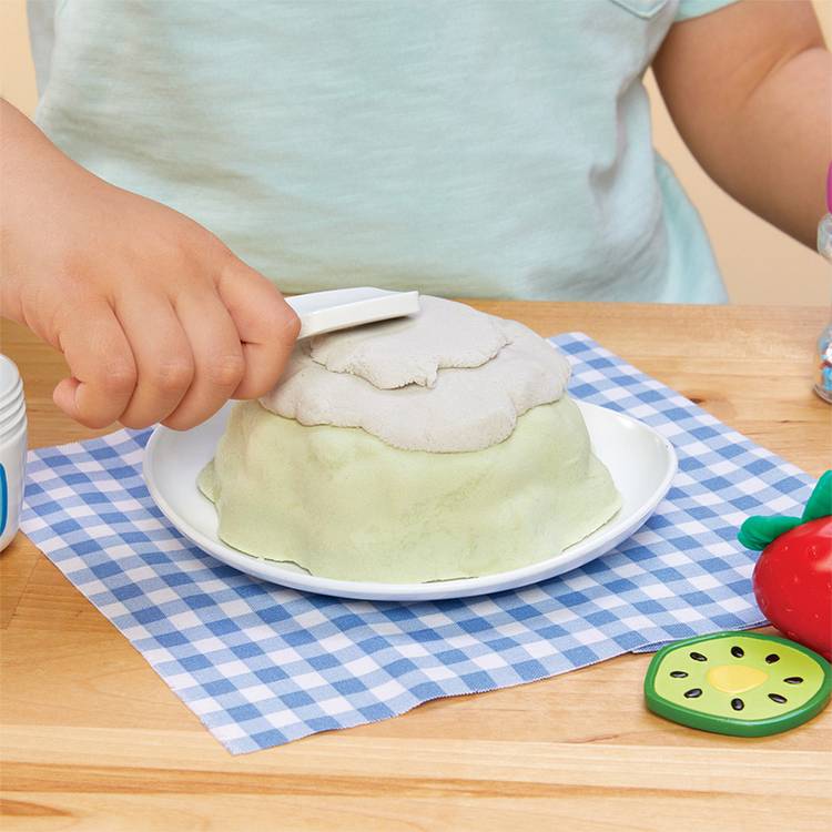 Little Tikes Bluey Pavlova cake kit - British product