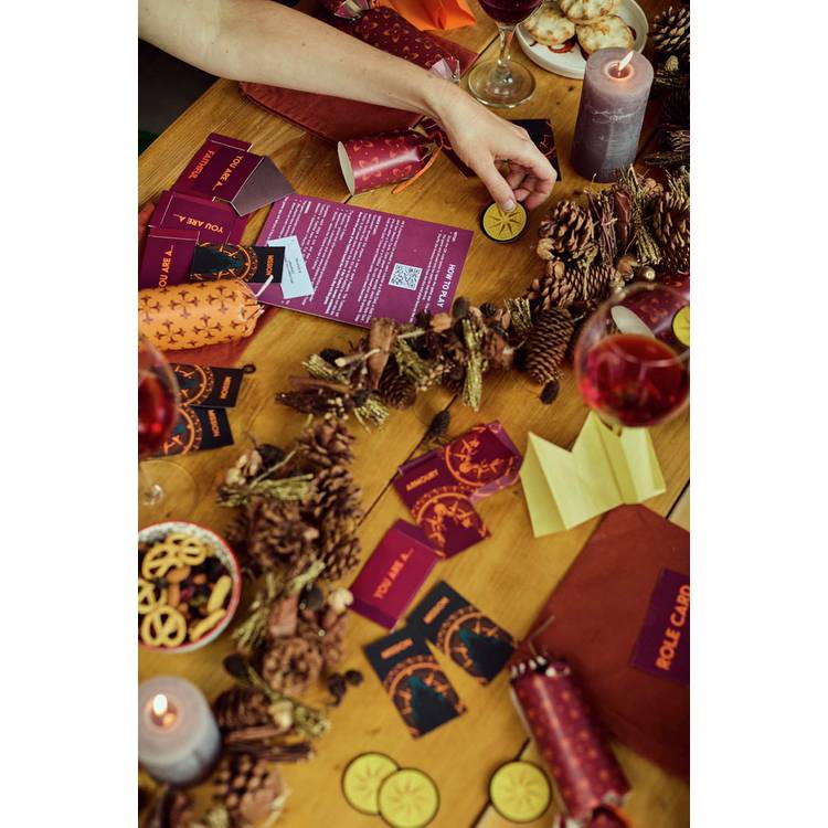 Puzzle Post The Traitors Christmas crackers pack of 6, UK version