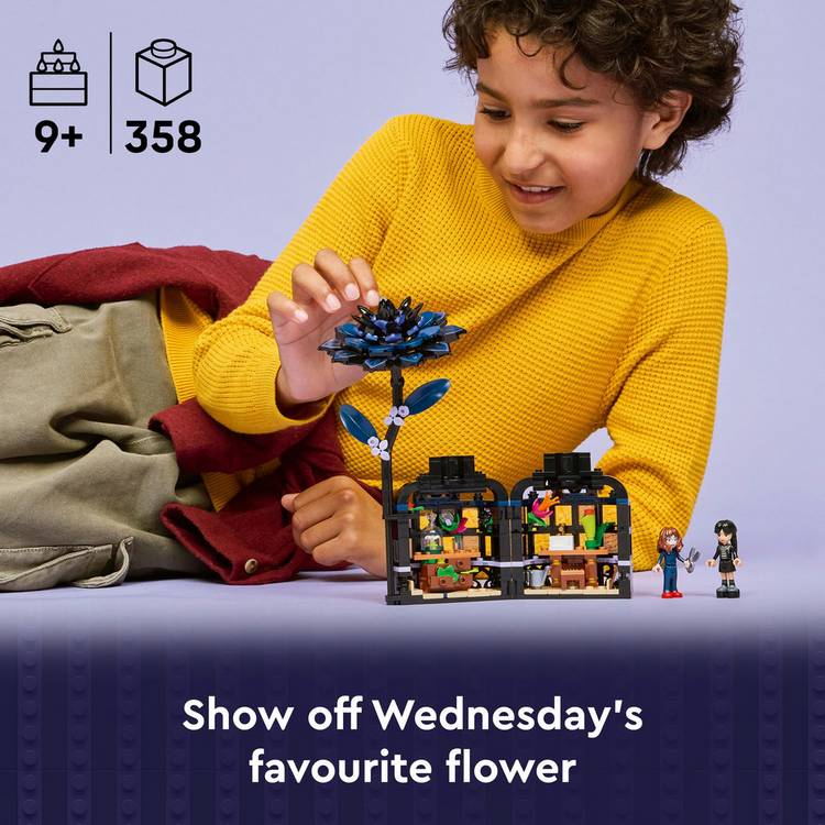 LEGO Wednesday black dahlia flower toy with mini dolls 358 pieces, UK version