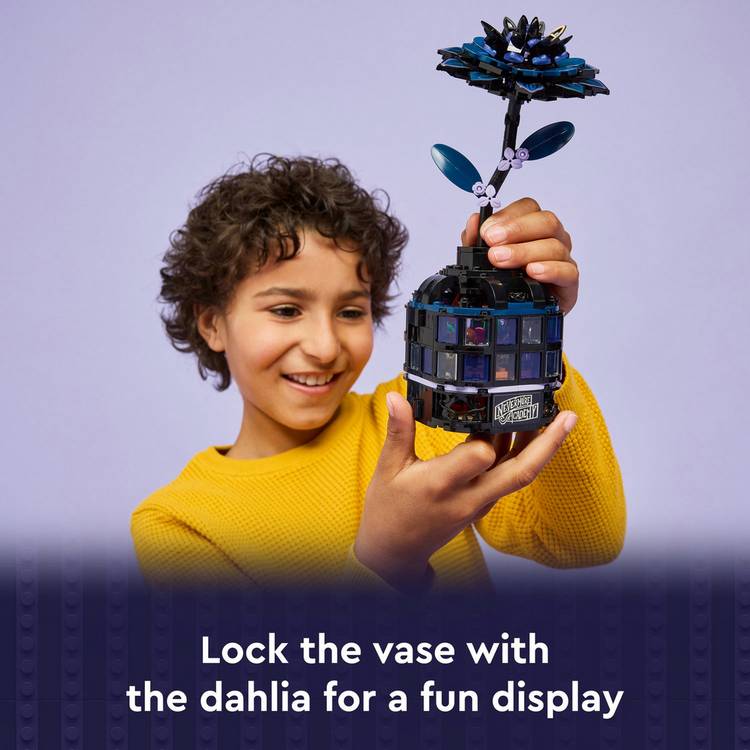 LEGO Wednesday black dahlia flower toy with mini dolls 358 pieces, UK version