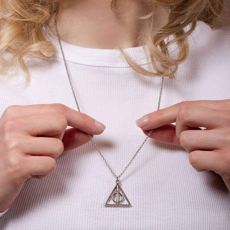 Harry Potter Deathly Hallows spinning necklace - British product