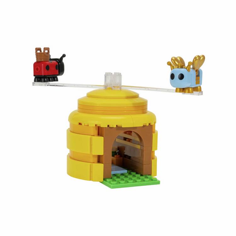 BLDR Adopt Me Coffee Shop building set with beehive and pets (British brand)
