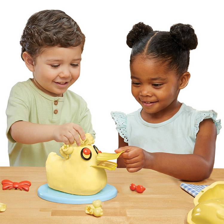 Creative Chefs Bluey Duck Cake Kit role play set (British brand)