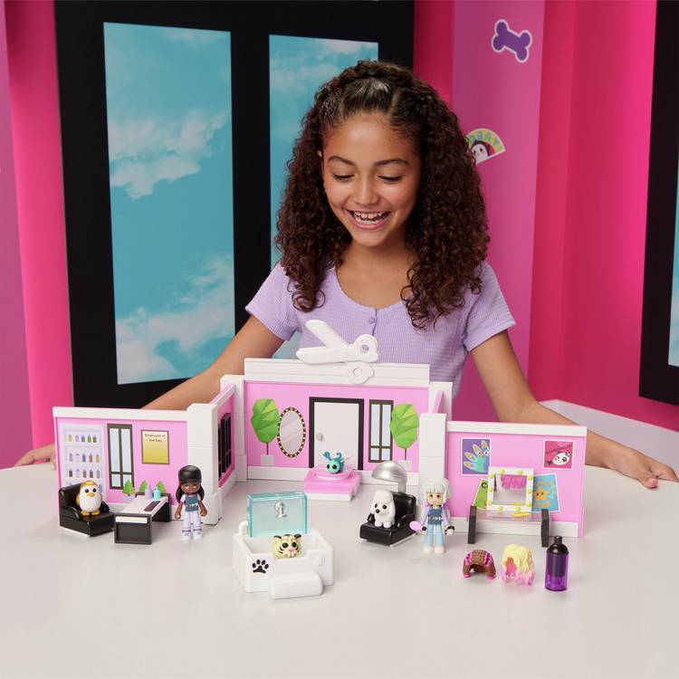 Adopt Me Pet Salon Deluxe playset with colour changing pets, imported from the UK