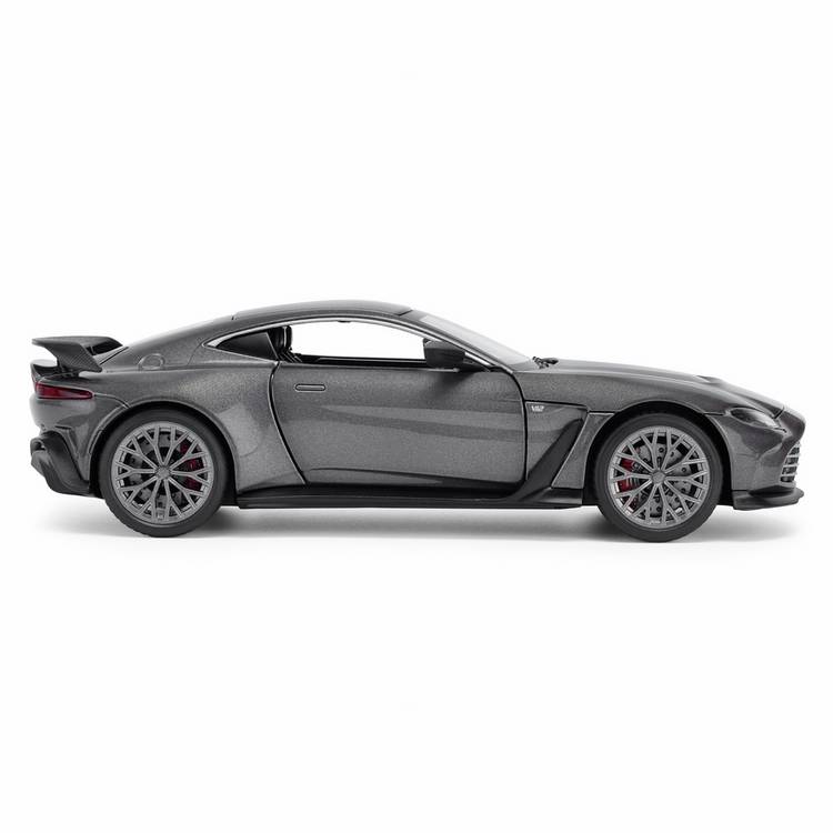CMJ die-cast Aston Martin V12 model car 1:24 scale (British brand)