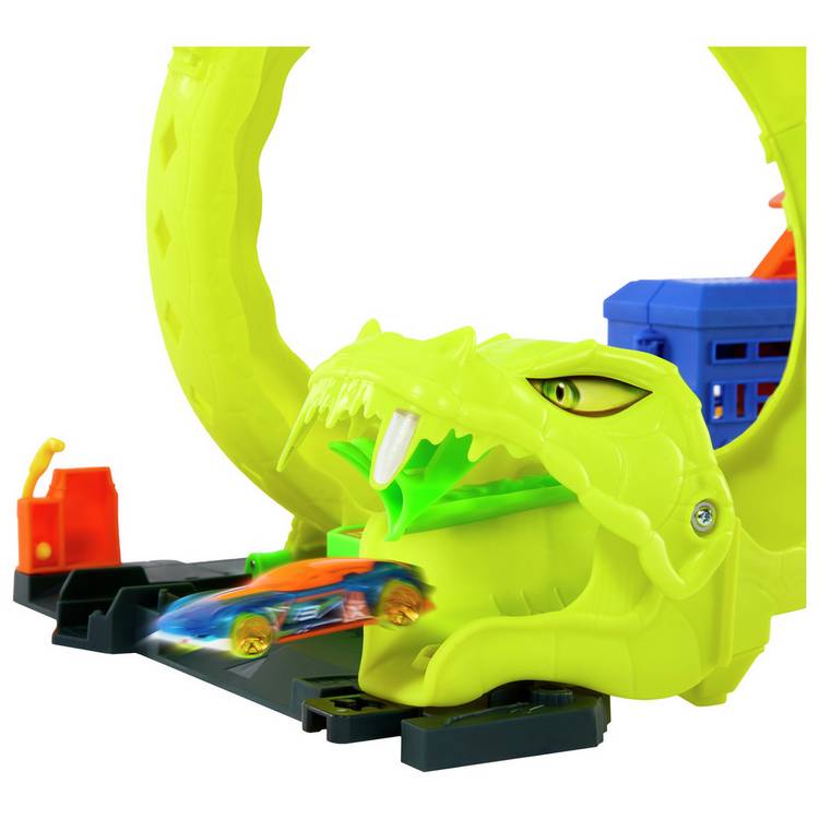 Hot Wheels Snake Spiral Attack playset and die-cast car - British product