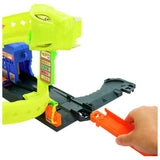 Hot Wheels Snake Spiral Attack playset and die-cast car - British product