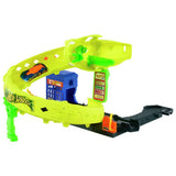 Hot Wheels Snake Spiral Attack playset and die-cast car - British product
