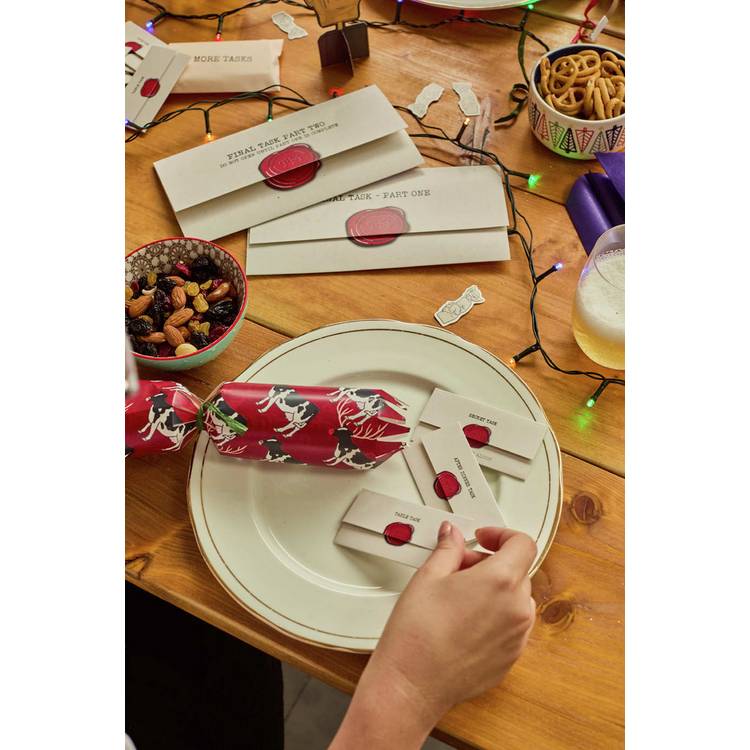 Puzzle Post Taskmaster Christmas crackers set of 6 (British brand)