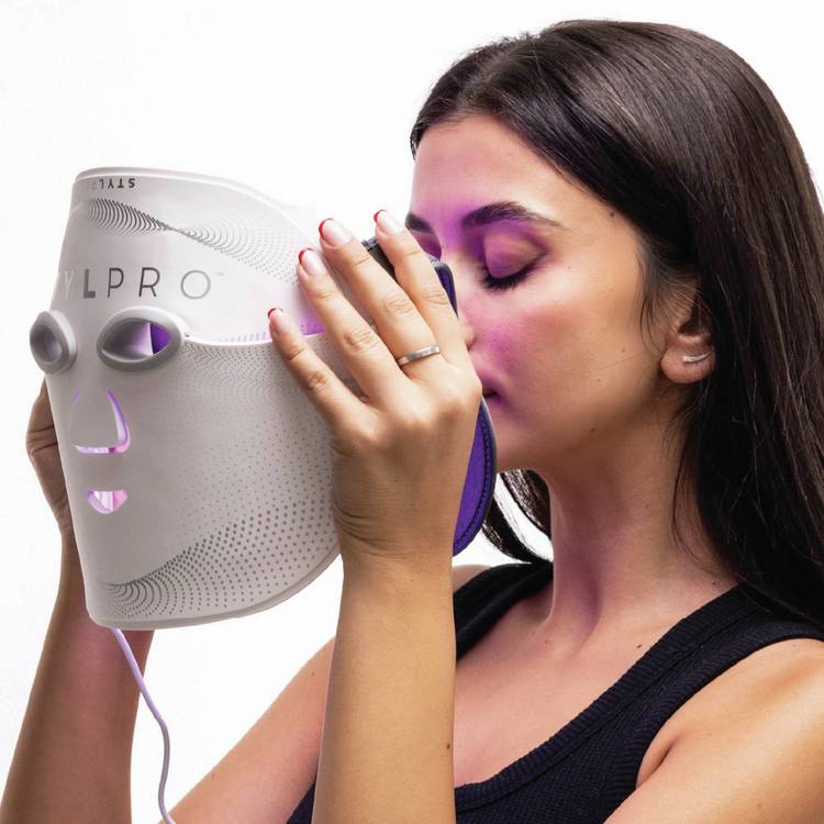 STYLPRO Wavelength Pro 5-in-1 deep LED face mask, imported from the UK