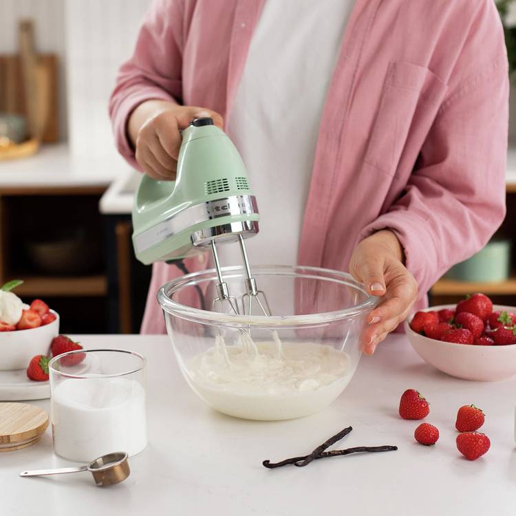 KitchenAid Artisan 9 speed hand mixer Pistachio, UK version