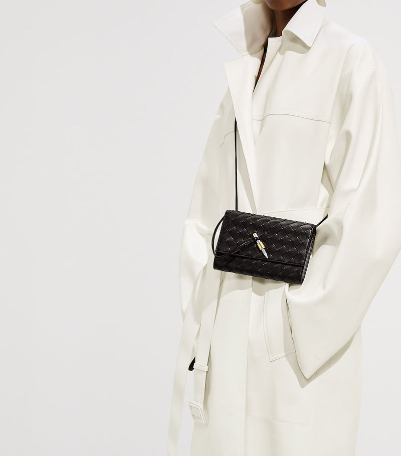 Bottega Veneta Andiamo Nappa leather pouch 12.6cm, UK version
