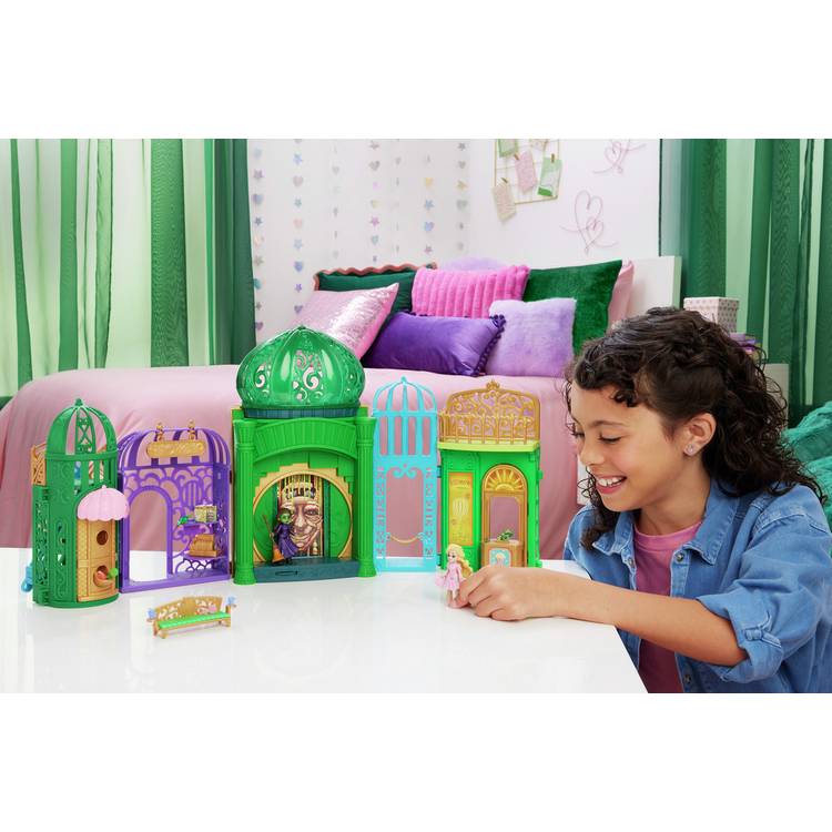 Wicked New World playset with Elphaba and Glinda dolls, UK version