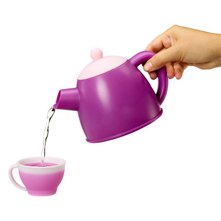 Little Tikes Creative Chefs tea party kit with accessories (British brand)