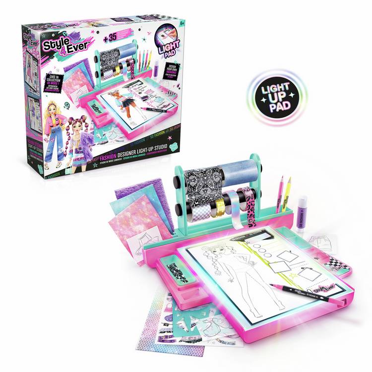 Style 4 Ever Fashion Designer Light Up Studio