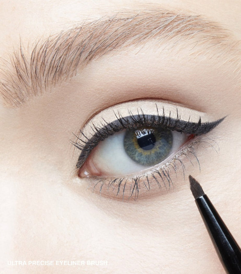 Bobbi Brown precise eyeliner brush (British brand)