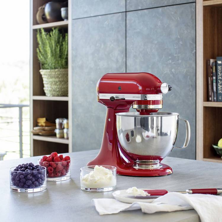 KitchenAid Artisan stand mixer 4.8L (British brand)