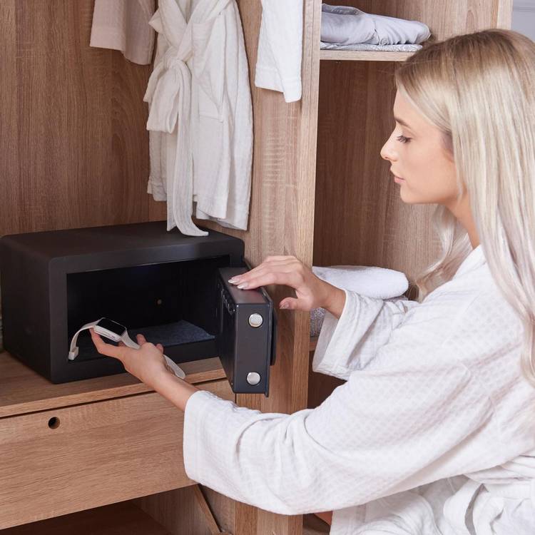 Yale digital safe 35cm, imported from the UK