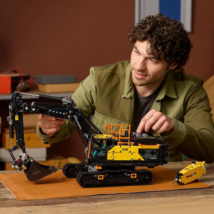 LEGO Technic Volvo EC500 hybrid excavator building set (British brand)
