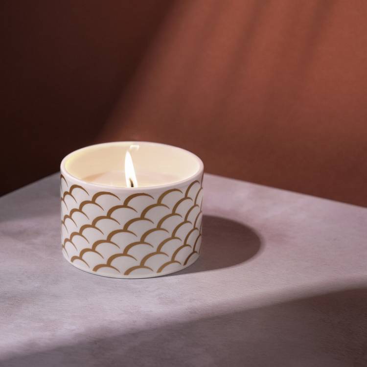 Fired Earth White Tea & Pomegranate candle 6cm x 9.5cm, UK version