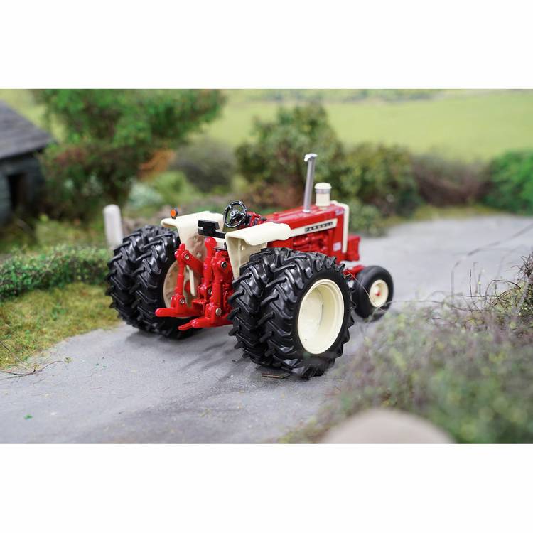Case IH Farmall 1206 limited edition toy tractor 1:32 scale, imported from the UK
