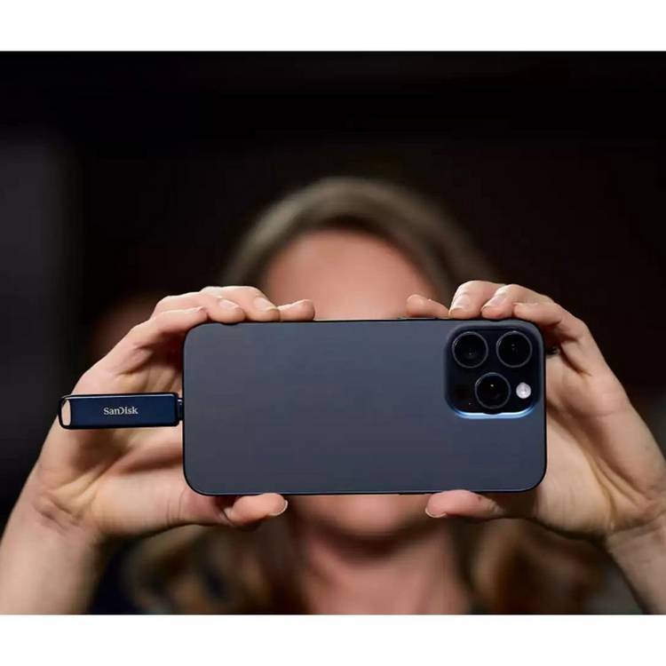 SanDisk Phone Drive 64GB with dual USB-C and Lightning connectors (British brand)